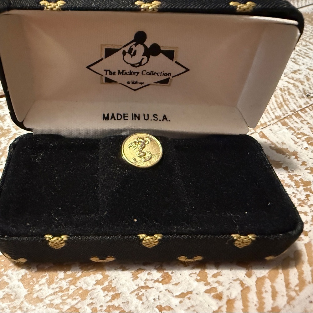 Disney Mickey Mouse golf tie tack